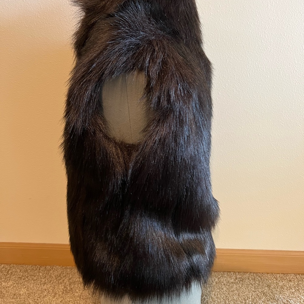 Members Only Faux Fur Vest - Picture 4 of 7
